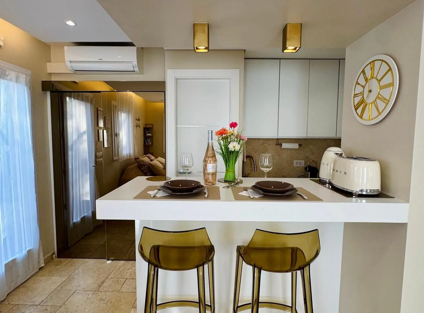 Studio Climatise, Terrasse, Parking Prive, 50M De La Plage Saint-Tropez